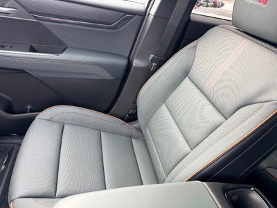 2026 GMC Acadia AWD AT4