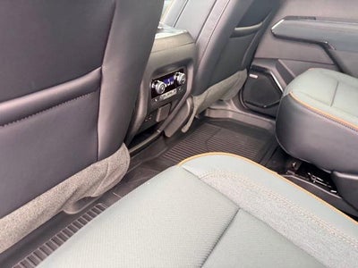 2026 GMC Acadia AWD AT4