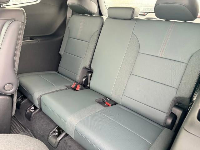 2026 GMC Acadia AWD AT4