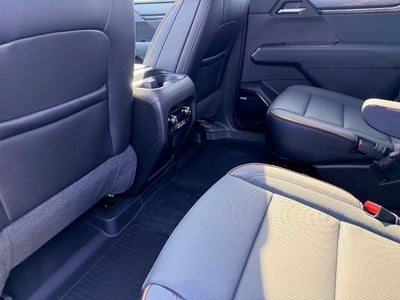 2026 GMC Acadia AWD AT4