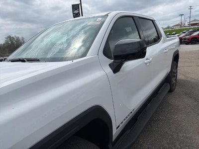 2026 GMC Sierra EV e4WD Crew Cab Standard Range Elevation