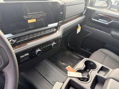 2026 GMC Sierra 2500 HD Crew Cab Standard Box 4-Wheel Drive SLE